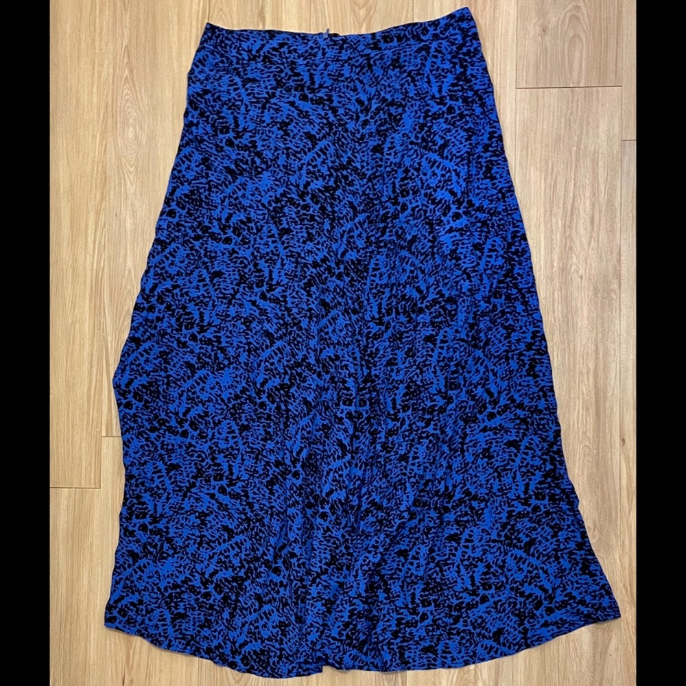 Camaieu Blue Midi Skirt EUC size 10